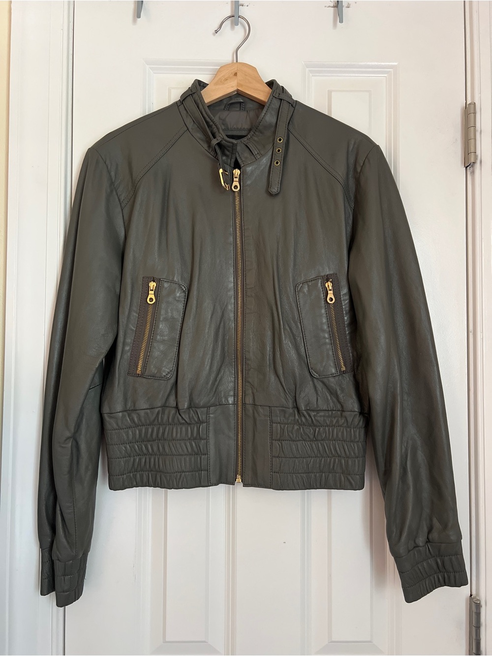 Uniquism Lambskin New York Gray Leather Bomber in Excellent Condition- Large